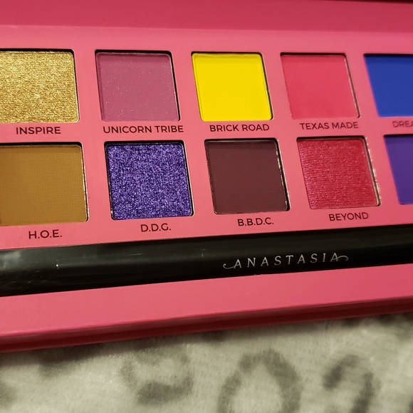Anastasia Beverly Hills Palette - Picture 4 of 8